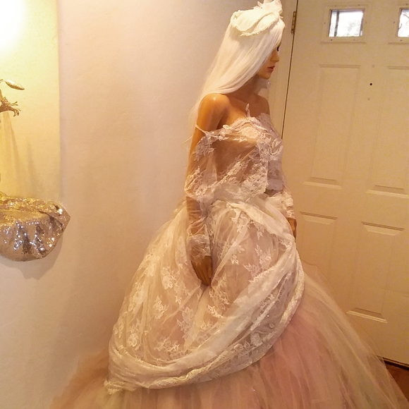 LEAH Ivory Rainbow Lace Tulle Wedding Ballgown Set - Picture 10 of 15